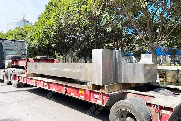 4件80噸軋機牌坊加工完成，成功發貨！